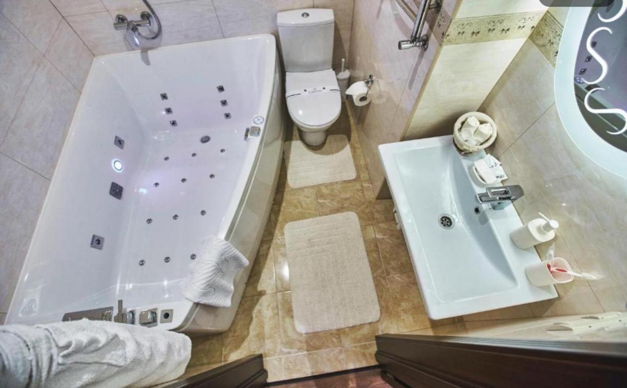Готель Ангел На Великій Кільцевій Sofiivska Borshchahivka Extérieur photo